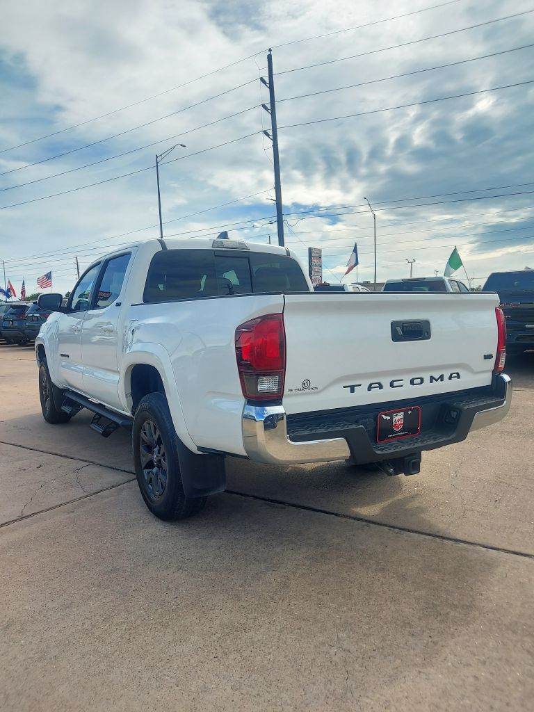 Photo 7 of this TOYOTA TACOMA