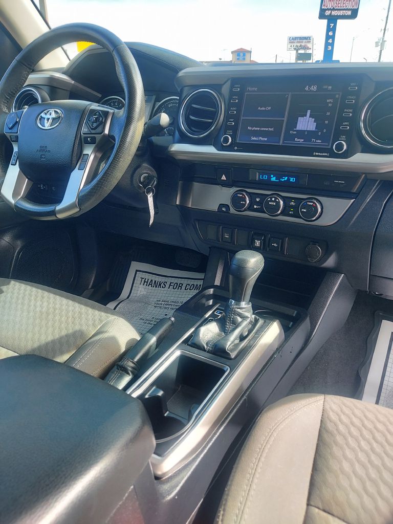 Photo 13 of this TOYOTA TACOMA