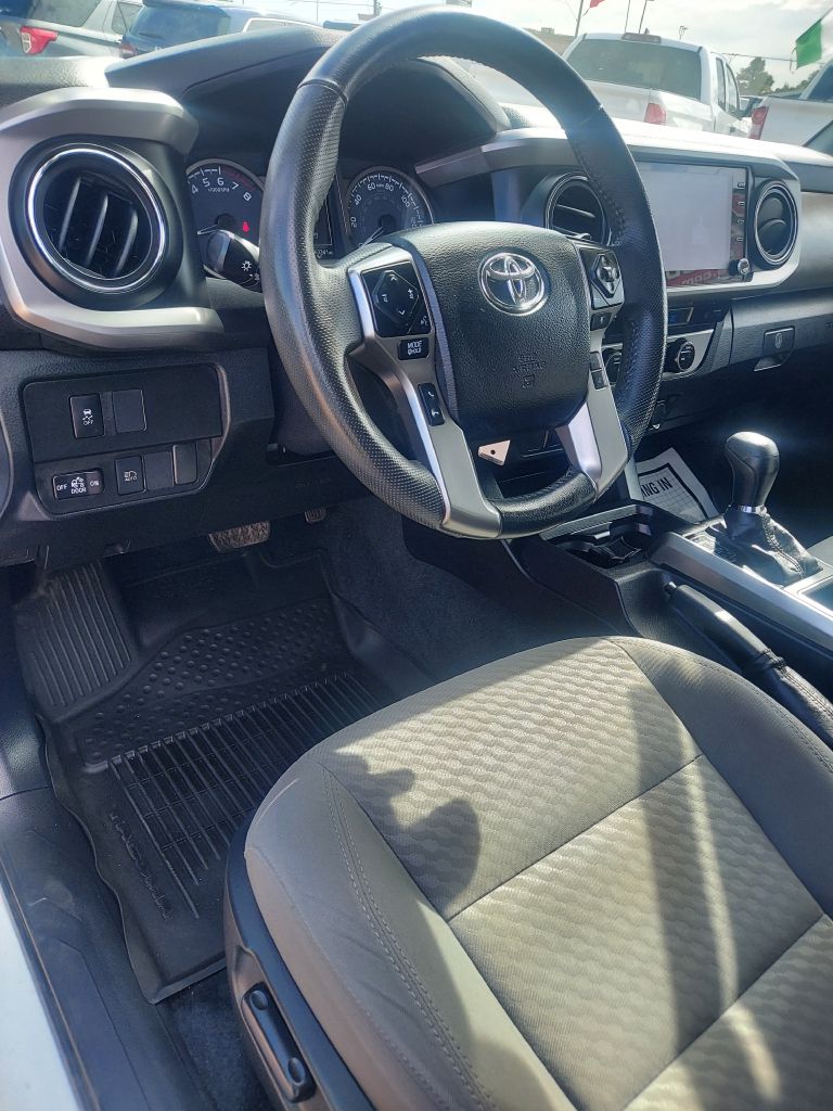 Photo 16 of this TOYOTA TACOMA