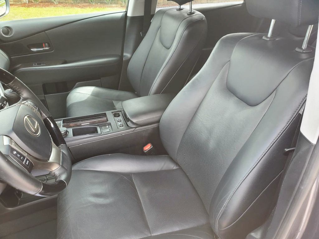 Photo 6 of this LEXUS RX