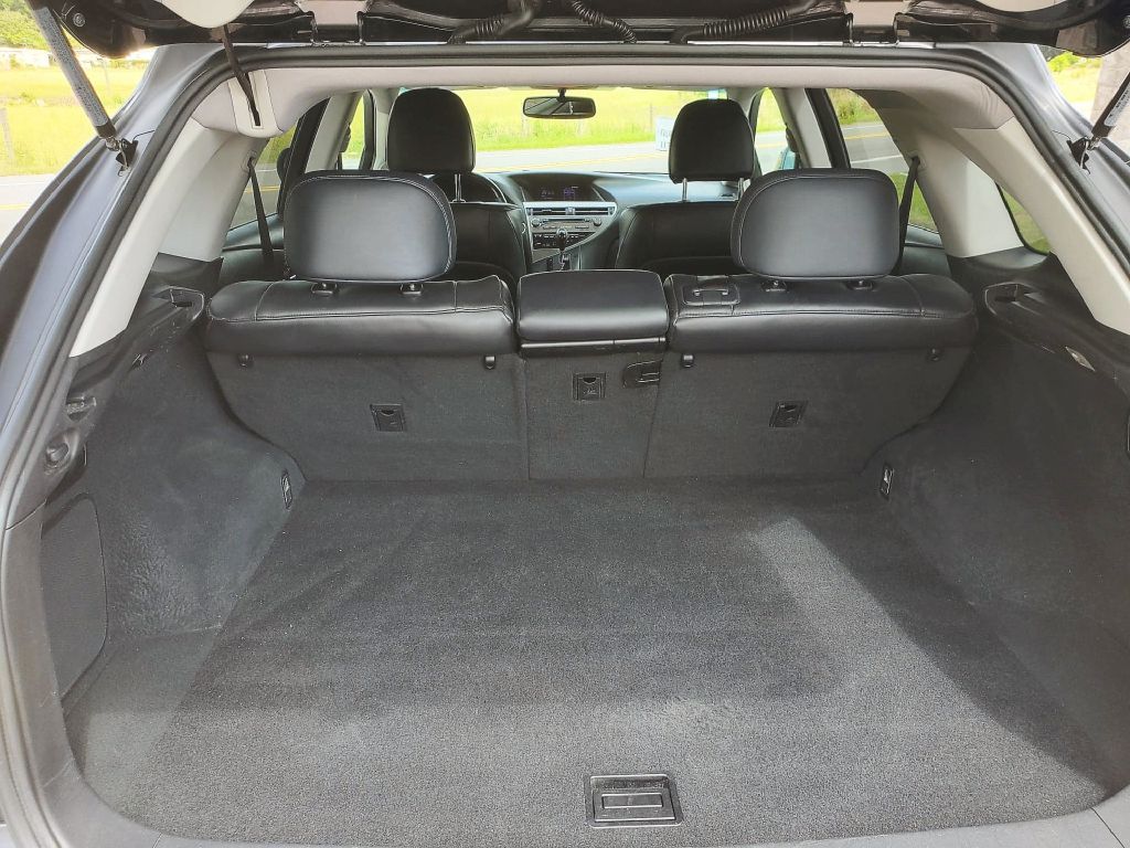 Photo 8 of this LEXUS RX