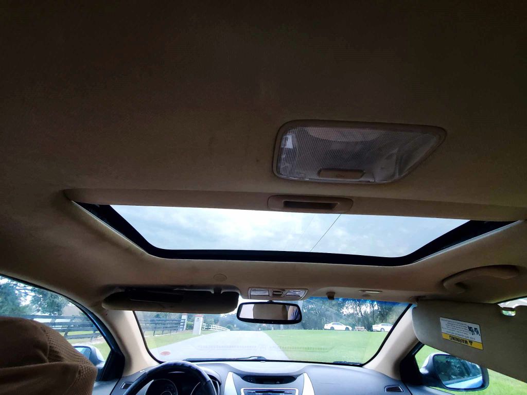 Photo 2 of this HYUNDAI ELANTRA