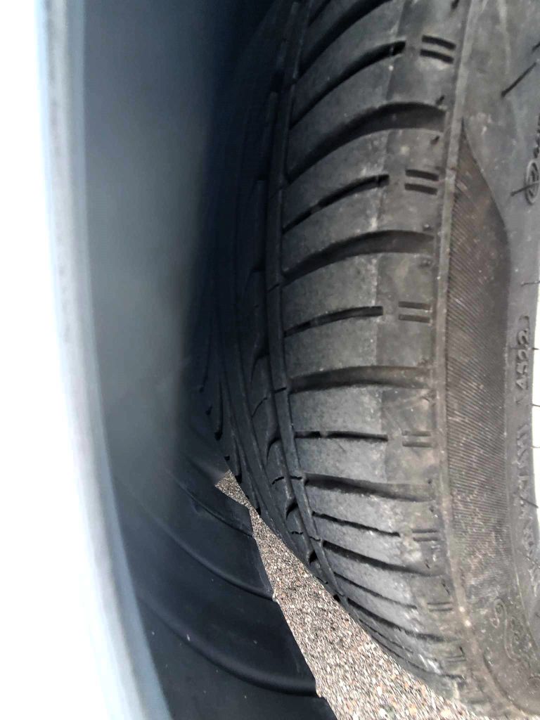 Photo 4 of this HYUNDAI ELANTRA