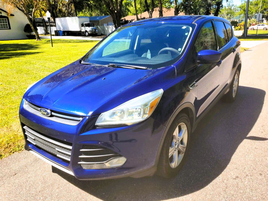 Photo 2 of this FORD ESCAPE