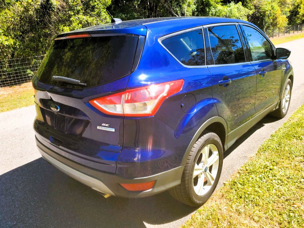 Photo 3 of this FORD ESCAPE