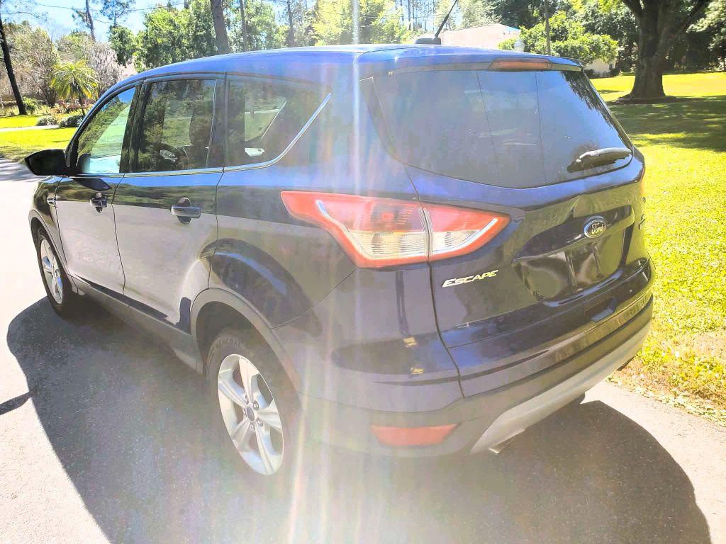 Photo 4 of this FORD ESCAPE
