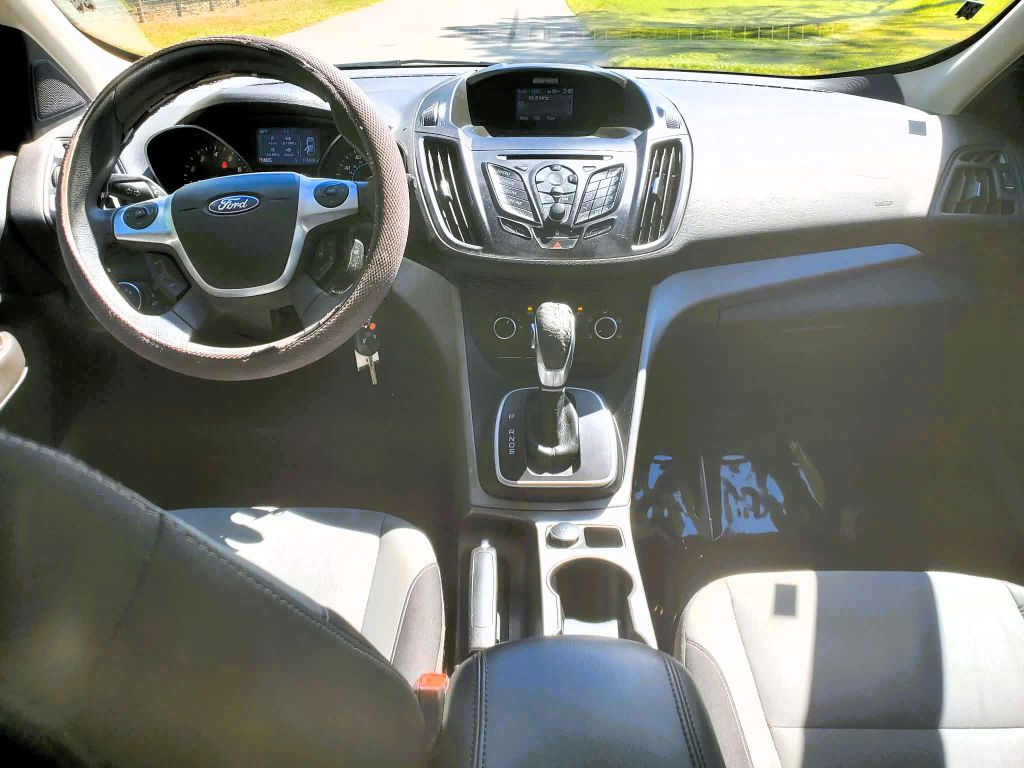 Photo 6 of this FORD ESCAPE