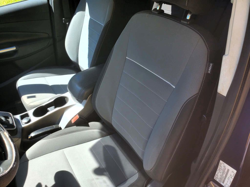 Photo 7 of this FORD ESCAPE