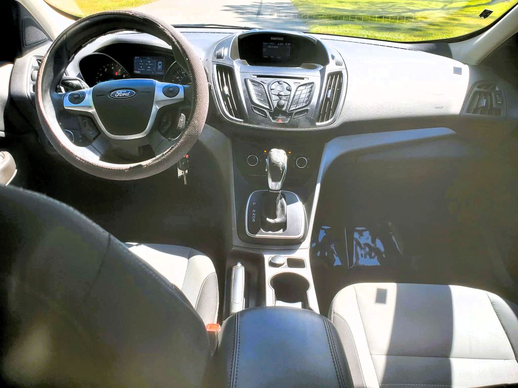 Photo 8 of this FORD ESCAPE