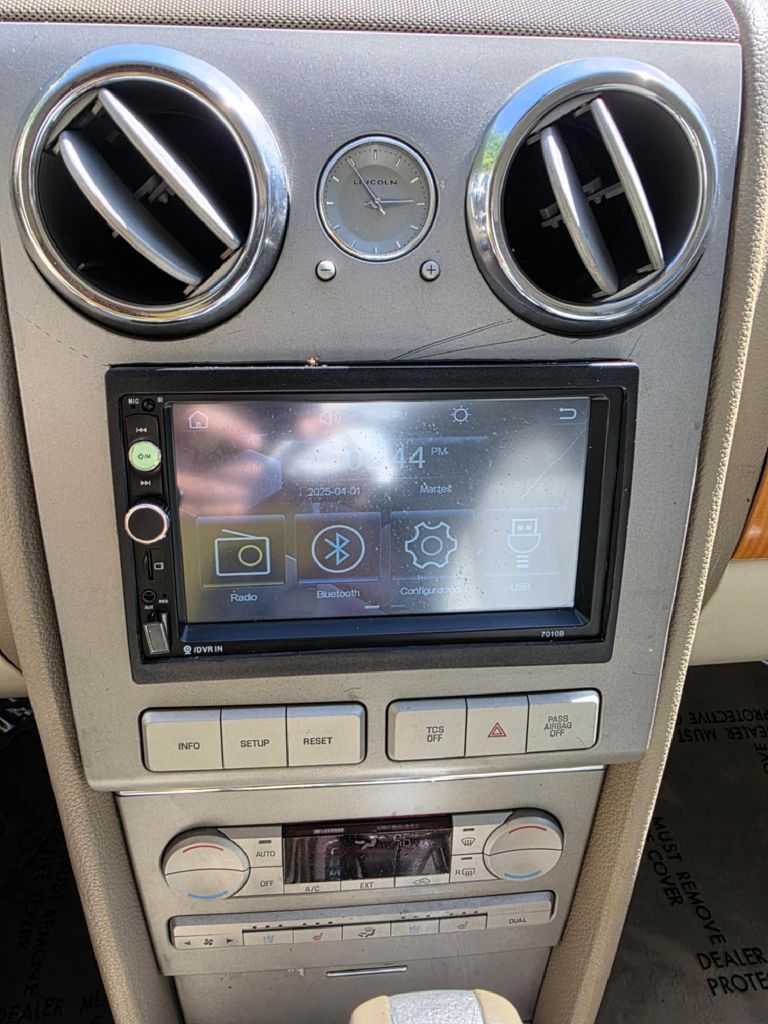 Photo 5 of this LINCOLN MKZ
