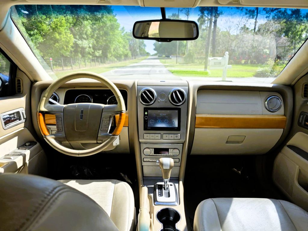 Photo 8 of this LINCOLN MKZ