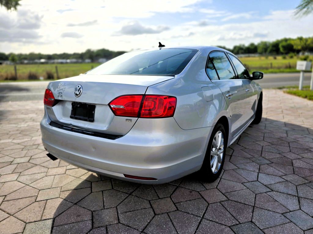 Photo 3 of this VOLKSWAGEN JETTA