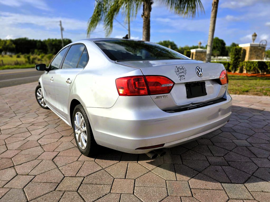 Photo 4 of this VOLKSWAGEN JETTA