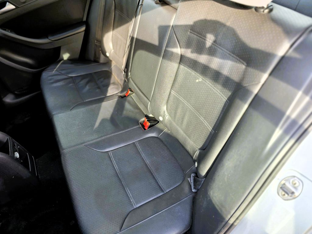 Photo 6 of this VOLKSWAGEN JETTA