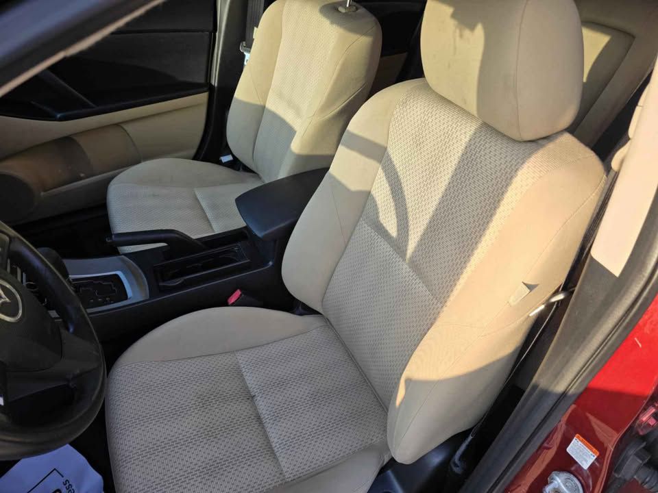 Photo 5 of this MAZDA 3