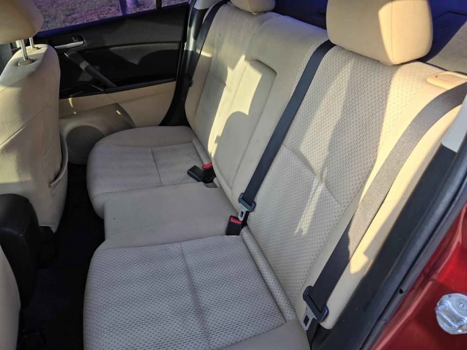 Photo 8 of this MAZDA 3