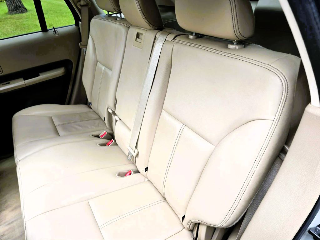 Photo 8 of this FORD EDGE