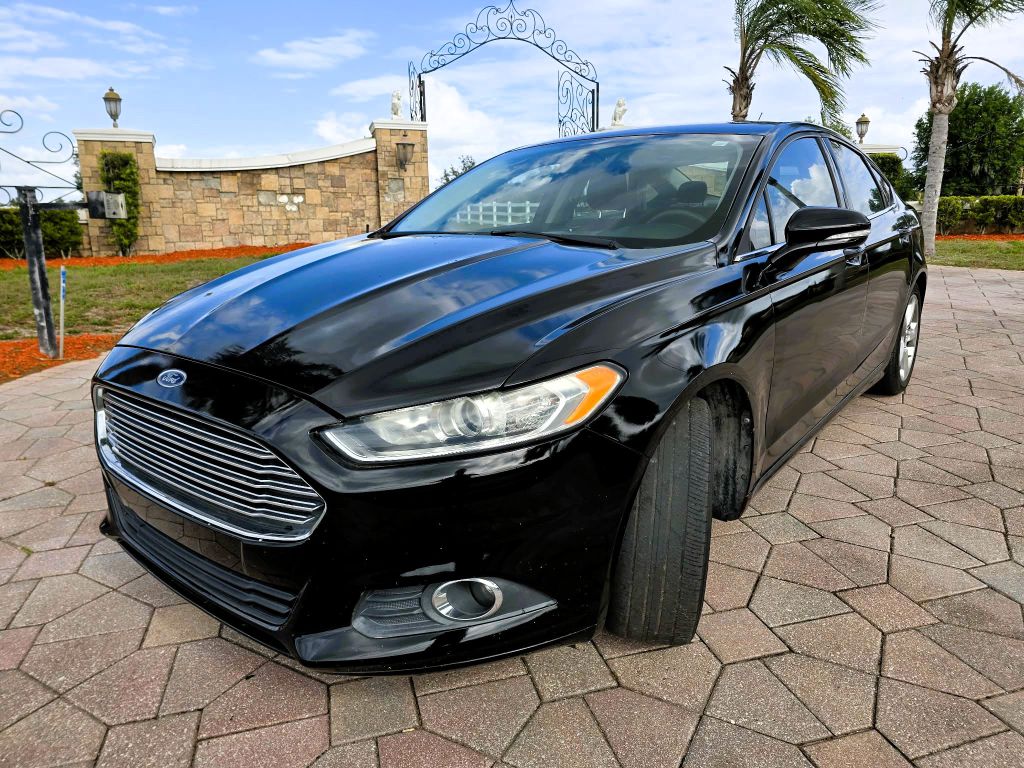 Photo 2 of this FORD FUSION