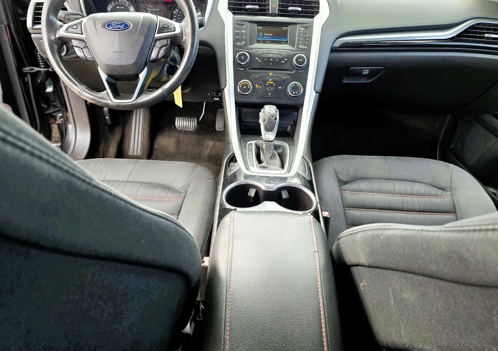 Photo 8 of this FORD FUSION