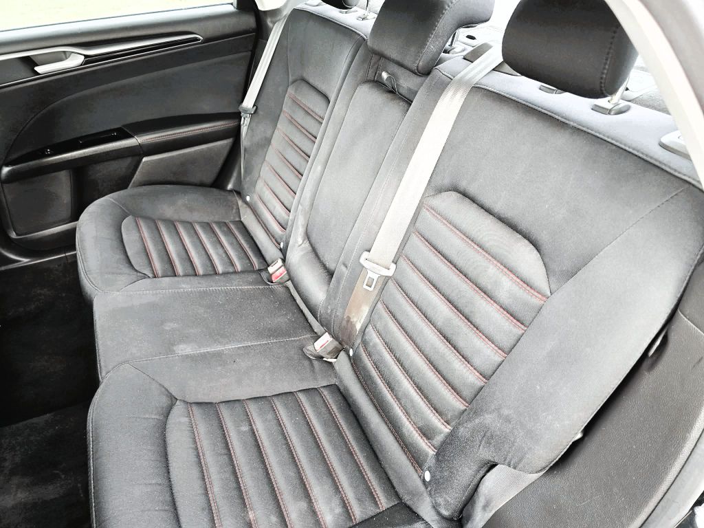 Photo 9 of this FORD FUSION