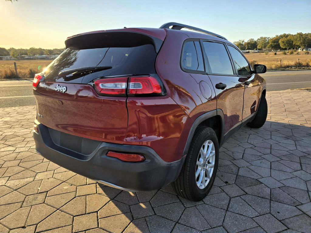 Photo 3 of this JEEP CHEROKEE