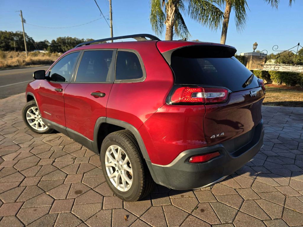 Photo 4 of this JEEP CHEROKEE
