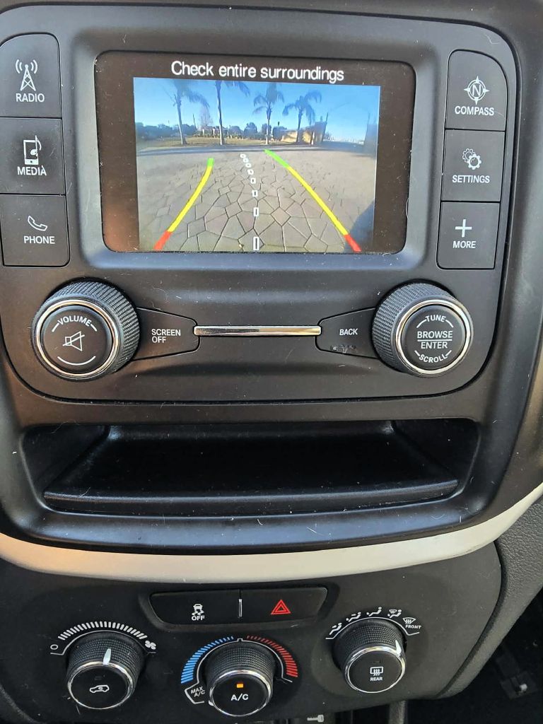 Photo 8 of this JEEP CHEROKEE