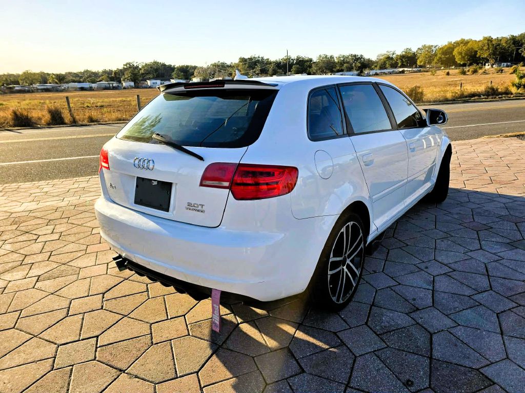 Photo 3 of this AUDI A3