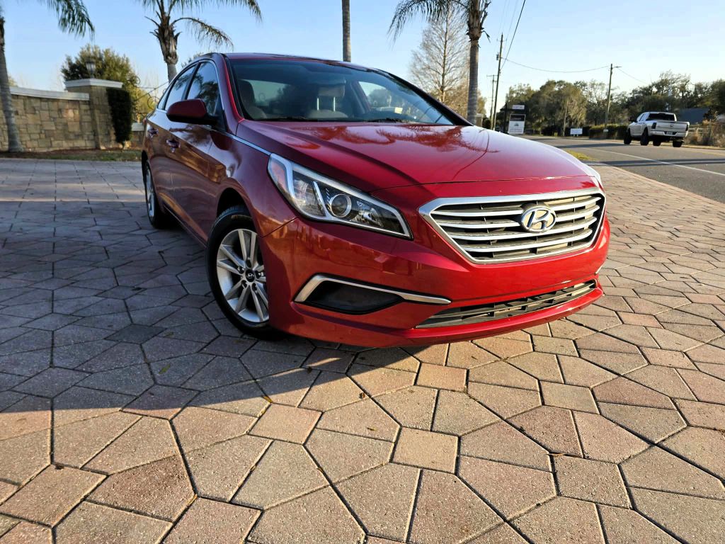 Photo 2 of this HYUNDAI SONATA