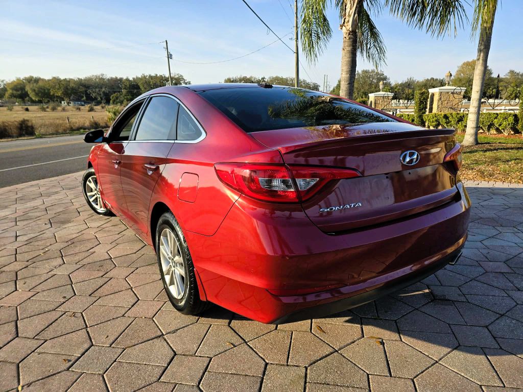 Photo 3 of this HYUNDAI SONATA