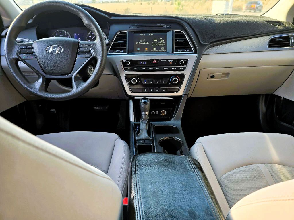 Photo 8 of this HYUNDAI SONATA