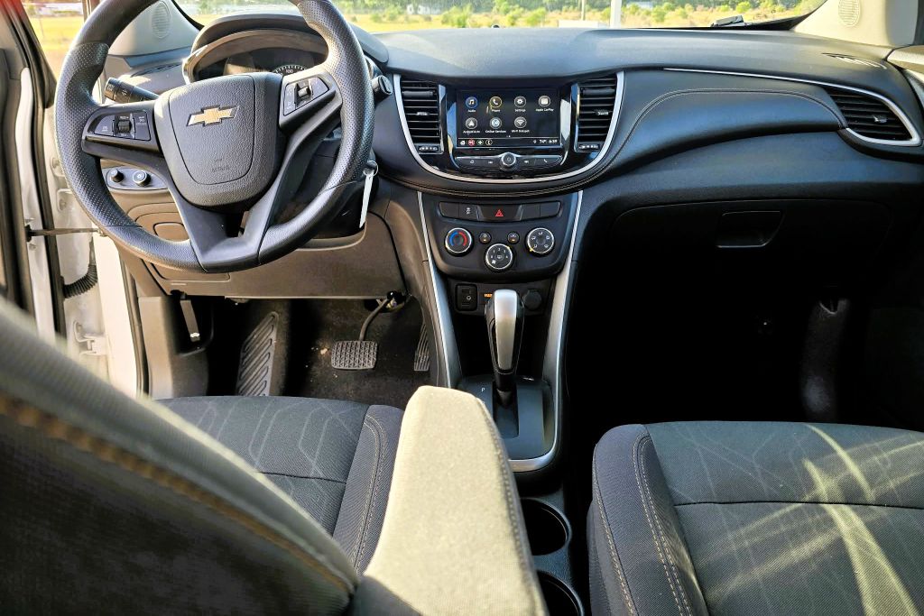 Photo 3 of this CHEVROLET TRAX