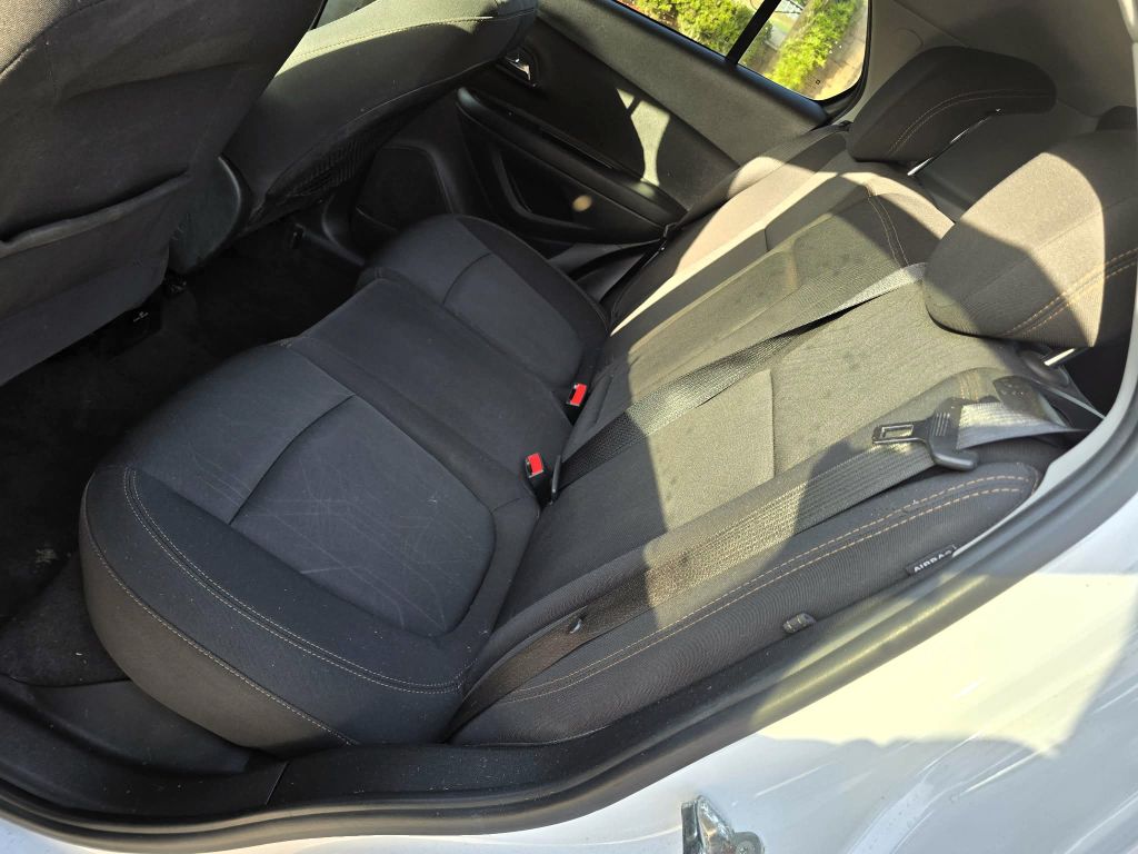 Photo 5 of this CHEVROLET TRAX