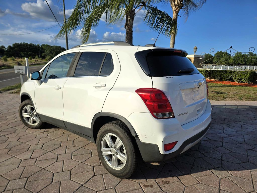 Photo 8 of this CHEVROLET TRAX