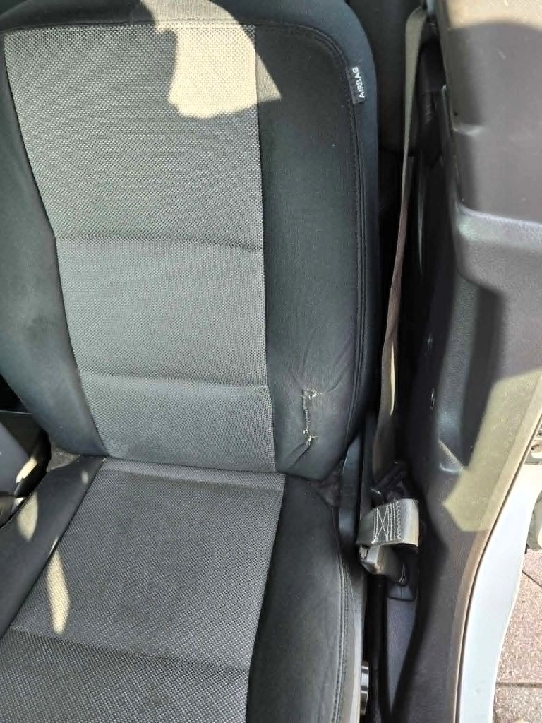 Photo 6 of this FORD TAURUS