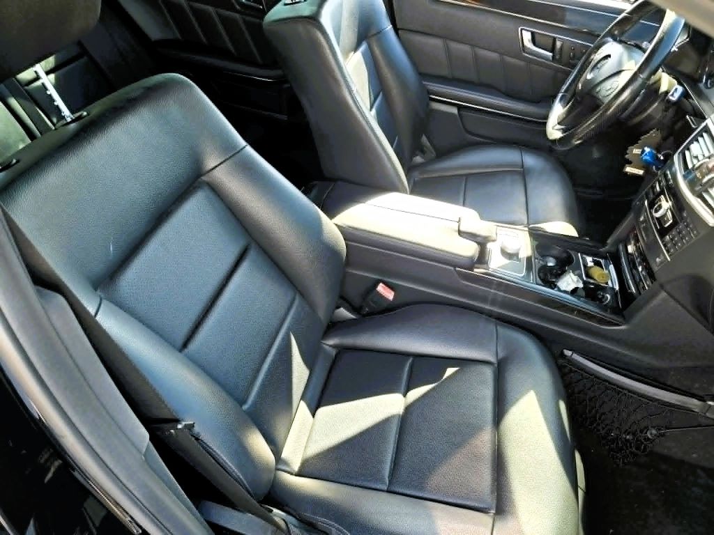 Photo 7 of this MERCEDES-BENZ E-CLASS