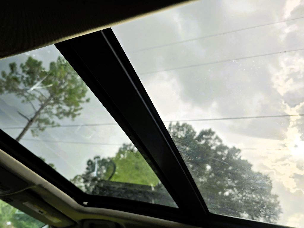 Photo 5 of this CADILLAC SRX