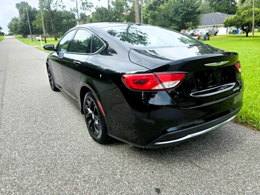 Photo 6 of this CHRYSLER 200