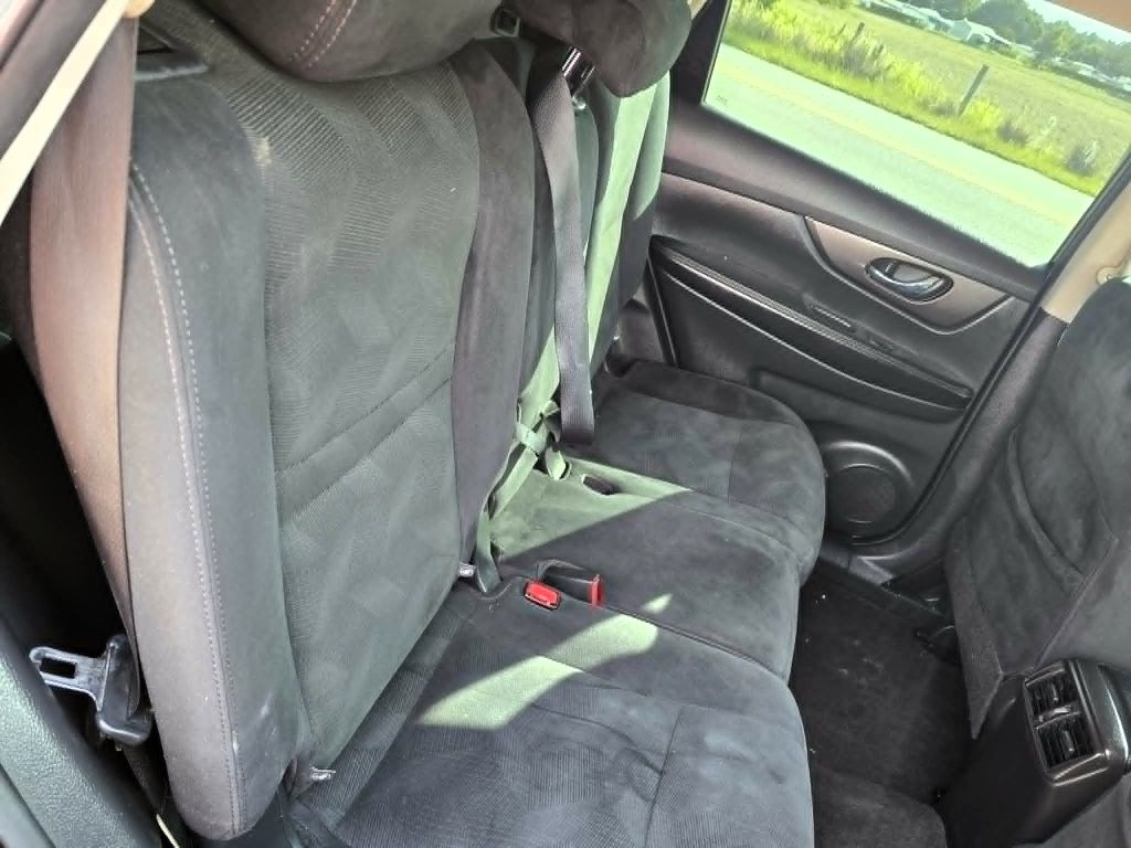 Photo 4 of this NISSAN ROGUE