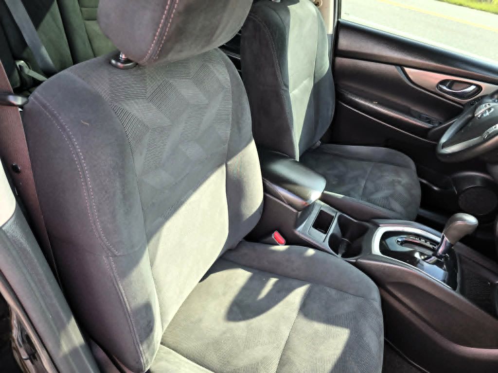Photo 9 of this NISSAN ROGUE