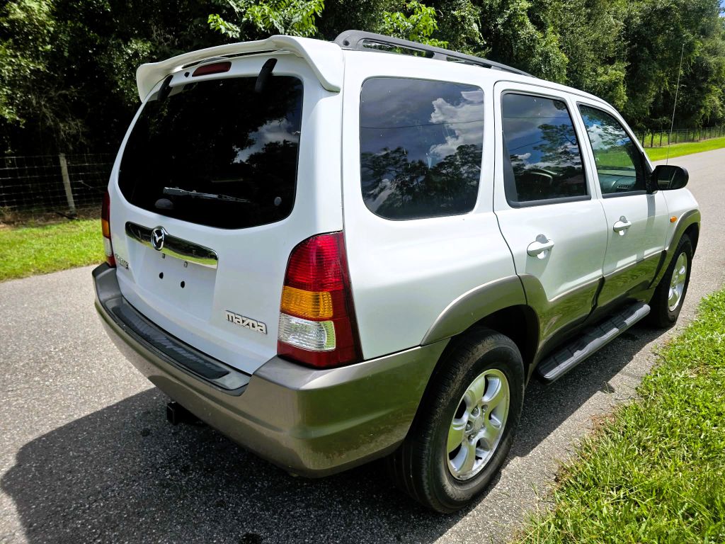 Photo 3 of this MAZDA TRIBUTE