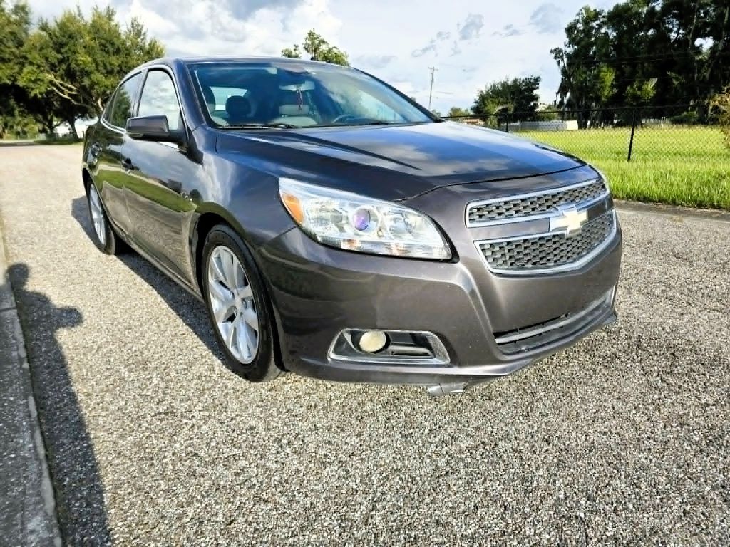 Photo 2 of this CHEVROLET MALIBU