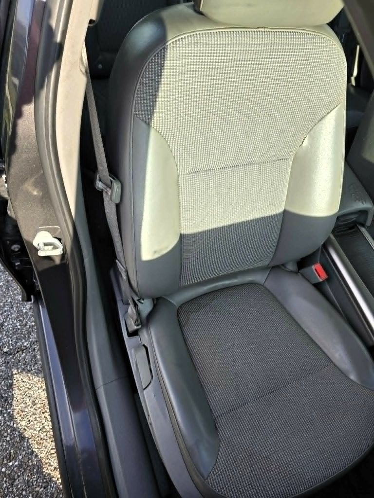 Photo 10 of this CHEVROLET MALIBU
