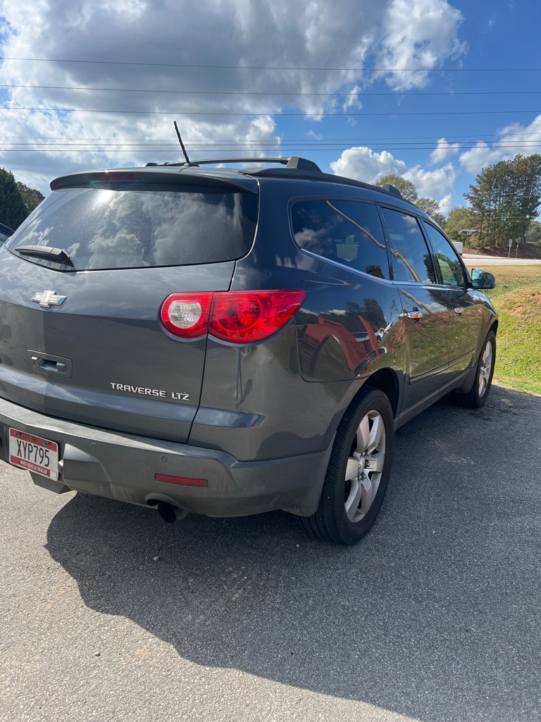 Photo 6 of this CHEVROLET TRAVERSE
