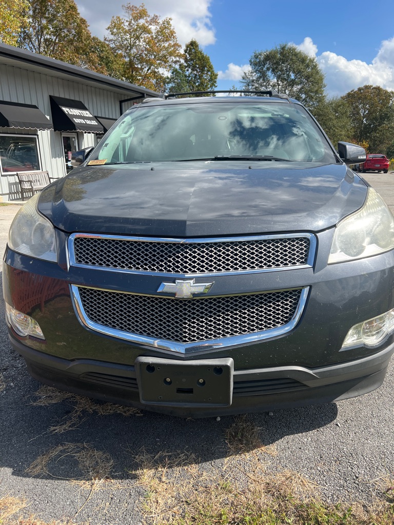 Photo 4 of this CHEVROLET TRAVERSE