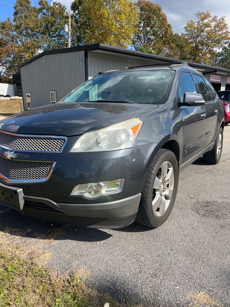 Photo 3 of this CHEVROLET TRAVERSE