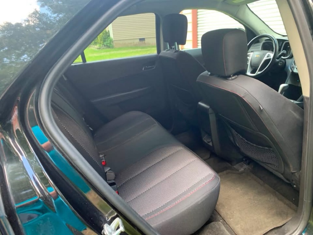 Photo 4 of this CHEVROLET EQUINOX