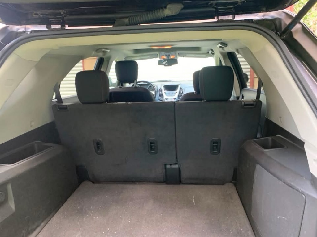 Photo 3 of this CHEVROLET EQUINOX