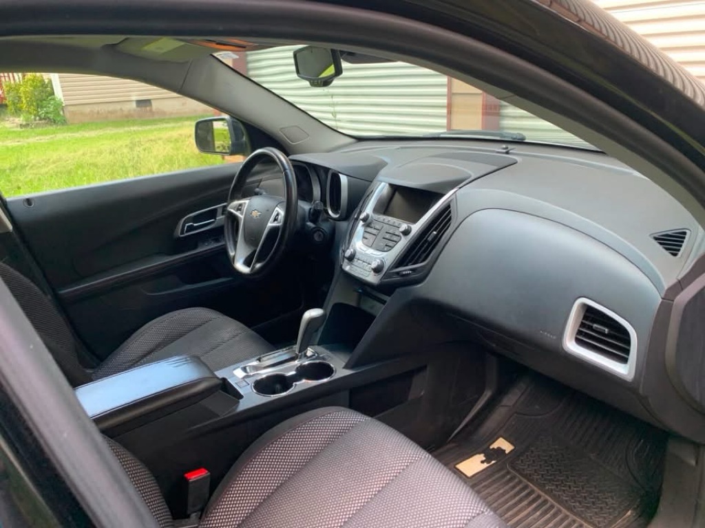 Photo 5 of this CHEVROLET EQUINOX