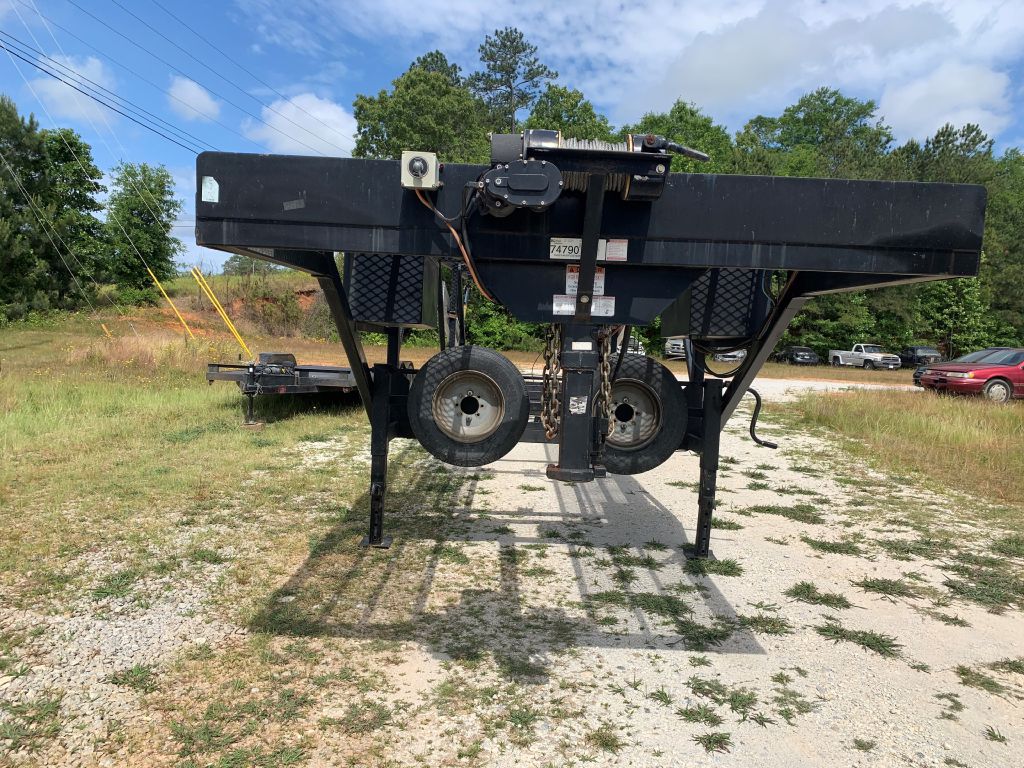2018 P&T CAR HAULER